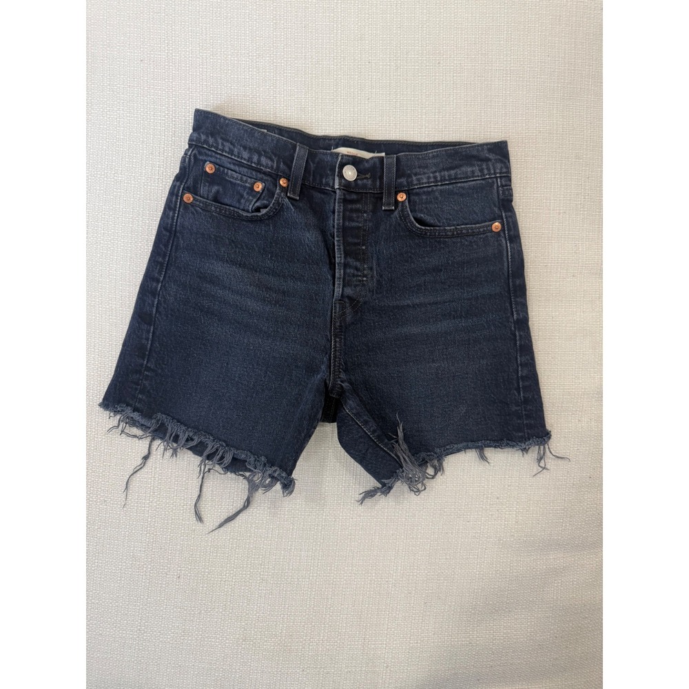 Levis Wedgie Shorts Womens 26 Dark Wash Frayed Hem Denim Excellent